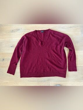 J. Crew 100% cashmere burgundy v neck sweater - XL